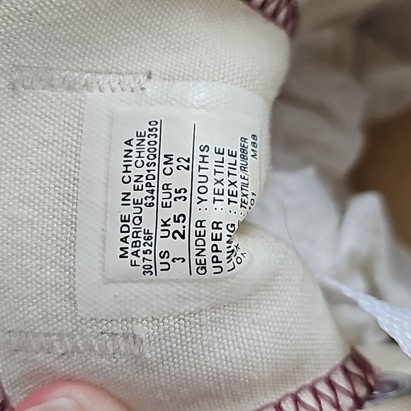 CONVERSE ALL-STAR CHUCK TAYLOR LOWTOP SHOES WOMANS SIZE 5 GUC - Picture 10 of 11